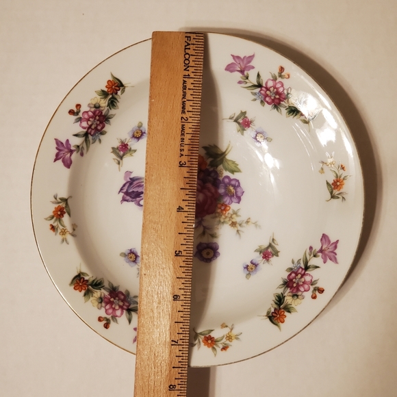 Harmony House Dresdania Plates - Picture 15 of 16